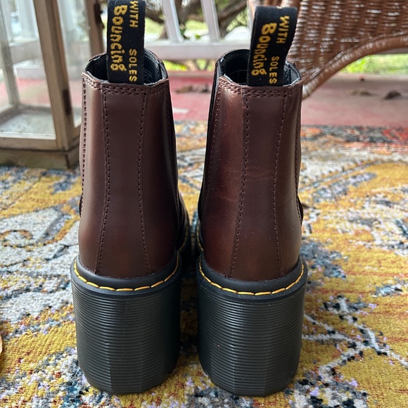 Dr. Martens Spence Pull Up Leather Heel Chelsea Boots in Dark Brown Size 7 - Picture 10 of 15
